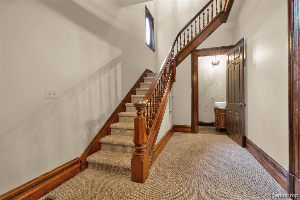 48 Edmund, Detroit, MI 48201 — Photo 12