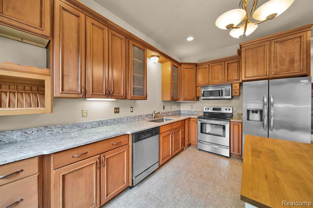 48 Edmund, Detroit, MI 48201 — Photo 23