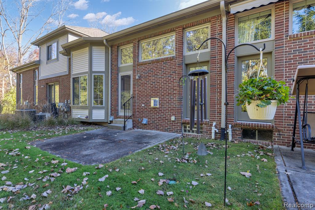 44700 HEATHER Lane, Canton, MI 48187 — Photo 38