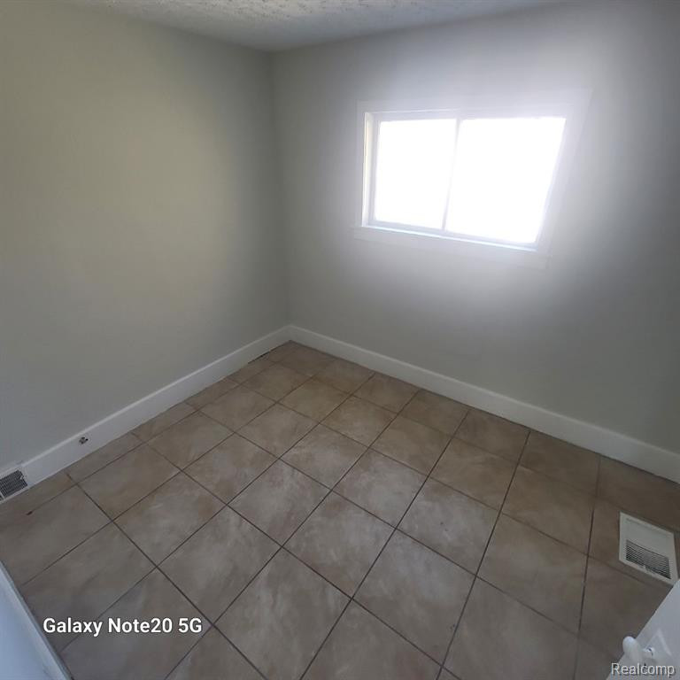 8754 LONGWORTH Street, Detroit, MI 48209 — Photo 20