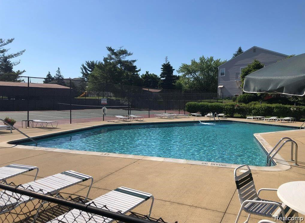 23629 N ROCKLEDGE, Novi, MI — Photo 21