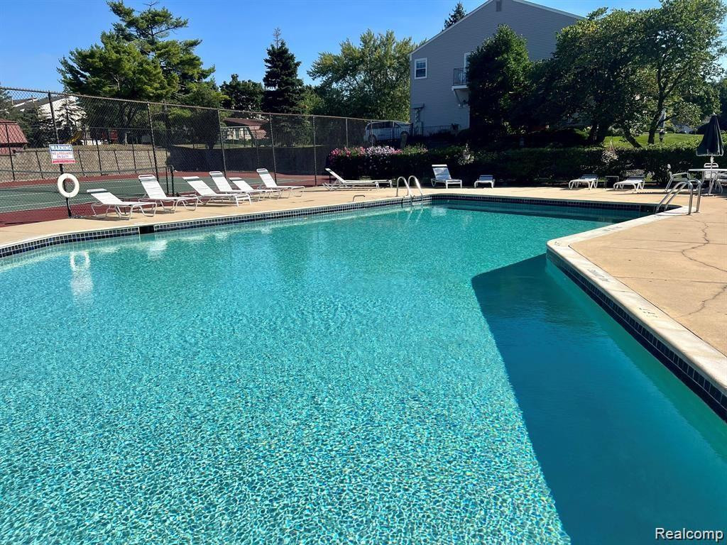 23629 N ROCKLEDGE, Novi, MI — Photo 23