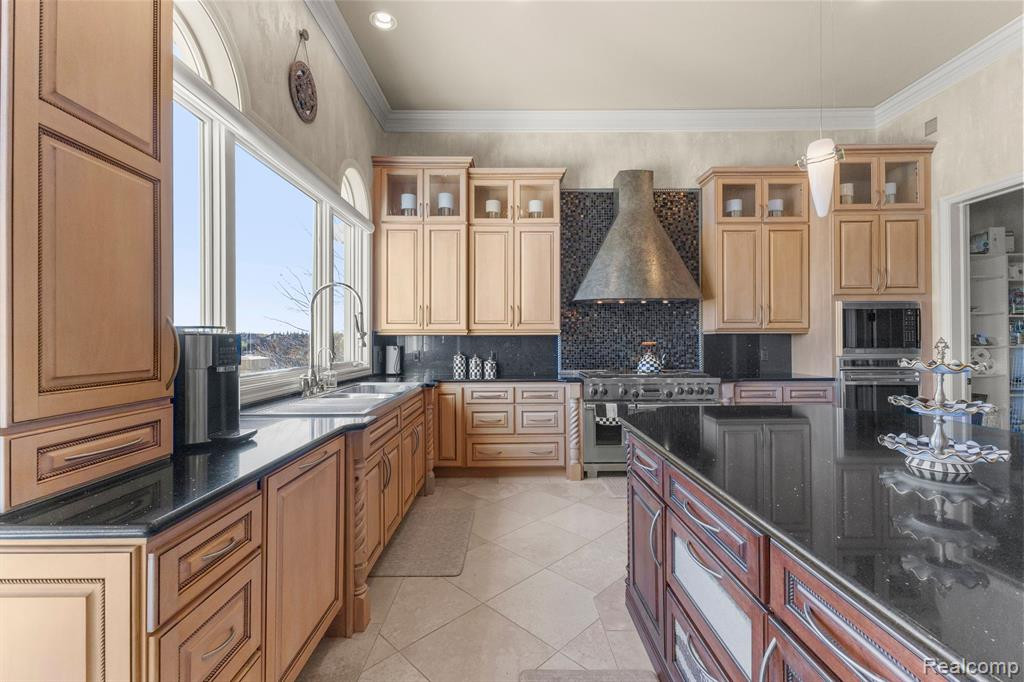 17758 DEVONSHIRE, Northville, MI 48168 — Photo 30