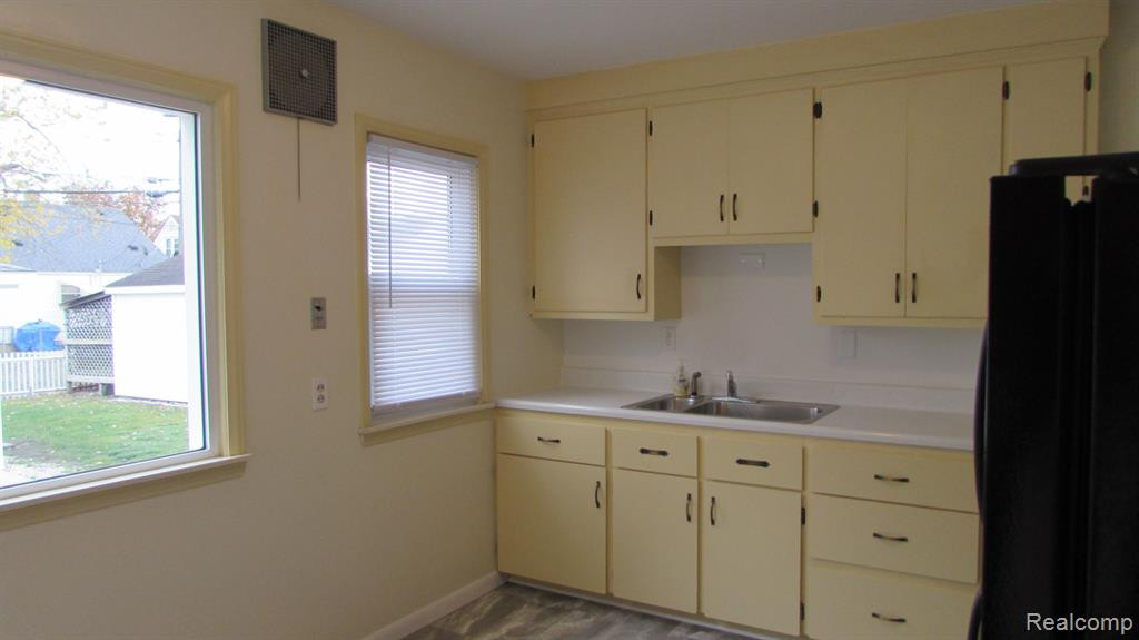 4177 LAFAYETTE Boulevard, Lincoln Park, MI 48146 — Photo 3