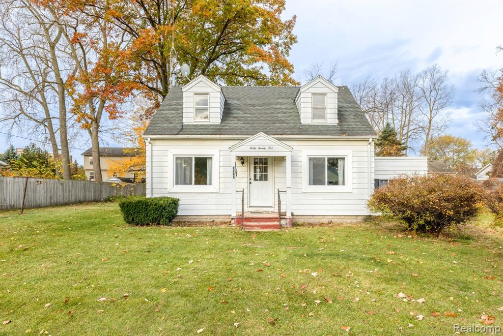 4025 HELEN Avenue, Fort Gratiot, MI 48059 — front exterior