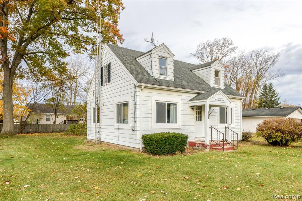 4025 HELEN Avenue, Fort Gratiot, MI 48059 — Photo 4
