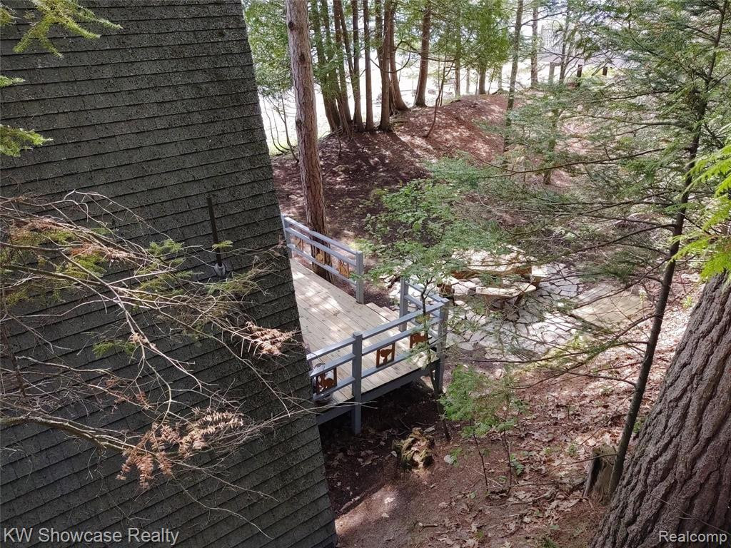 5146 LOWER SHORE Drive, Harbor Springs, MI 49740 — Photo 9