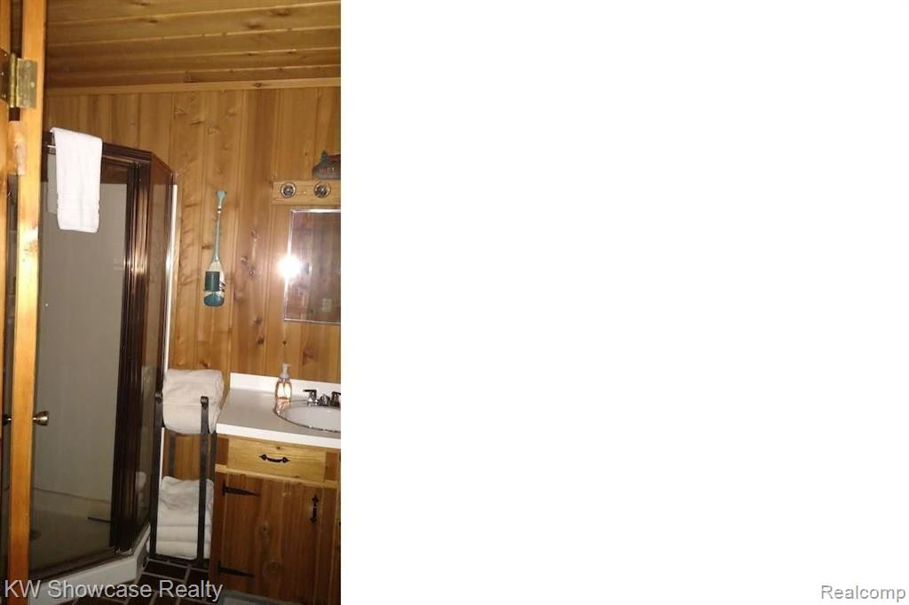 5146 LOWER SHORE Drive, Harbor Springs, MI 49740 — Photo 17
