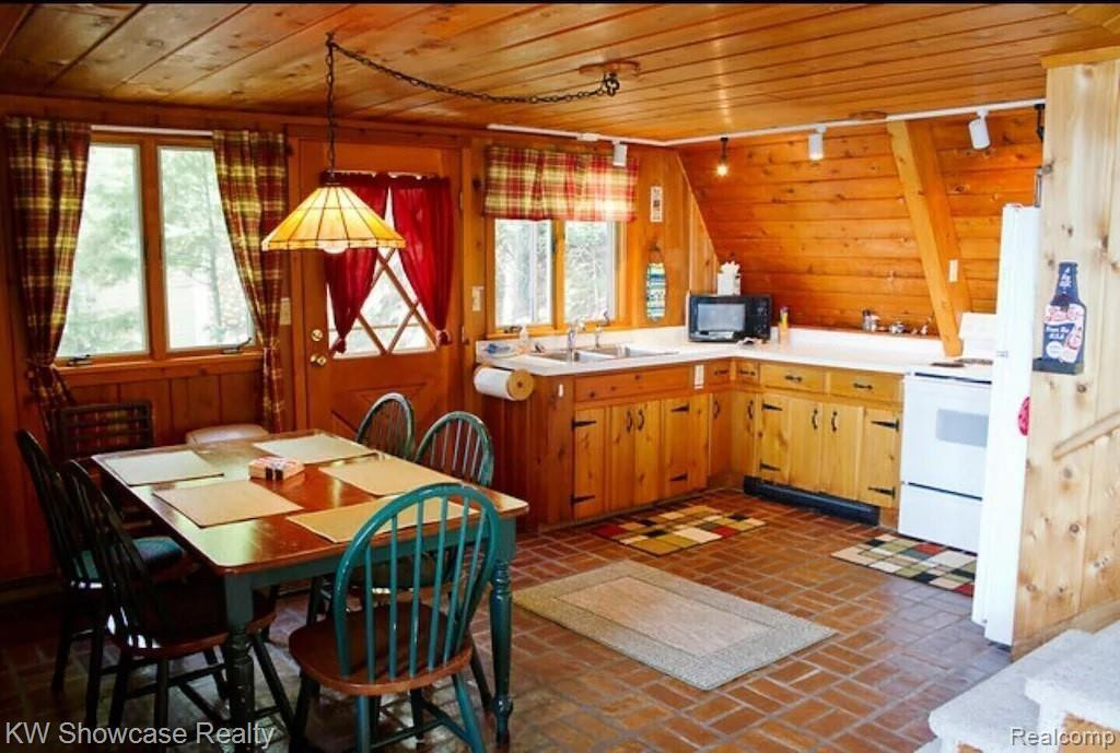 5146 LOWER SHORE Drive, Harbor Springs, MI 49740 — Photo 19