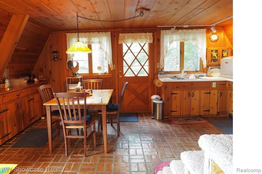 5146 LOWER SHORE Drive, Harbor Springs, MI 49740 — Photo 21