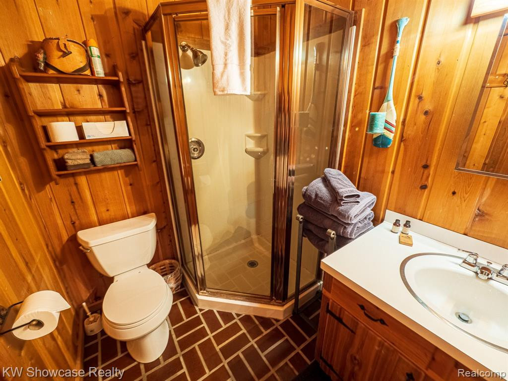 5146 LOWER SHORE Drive, Harbor Springs, MI 49740 — Photo 54