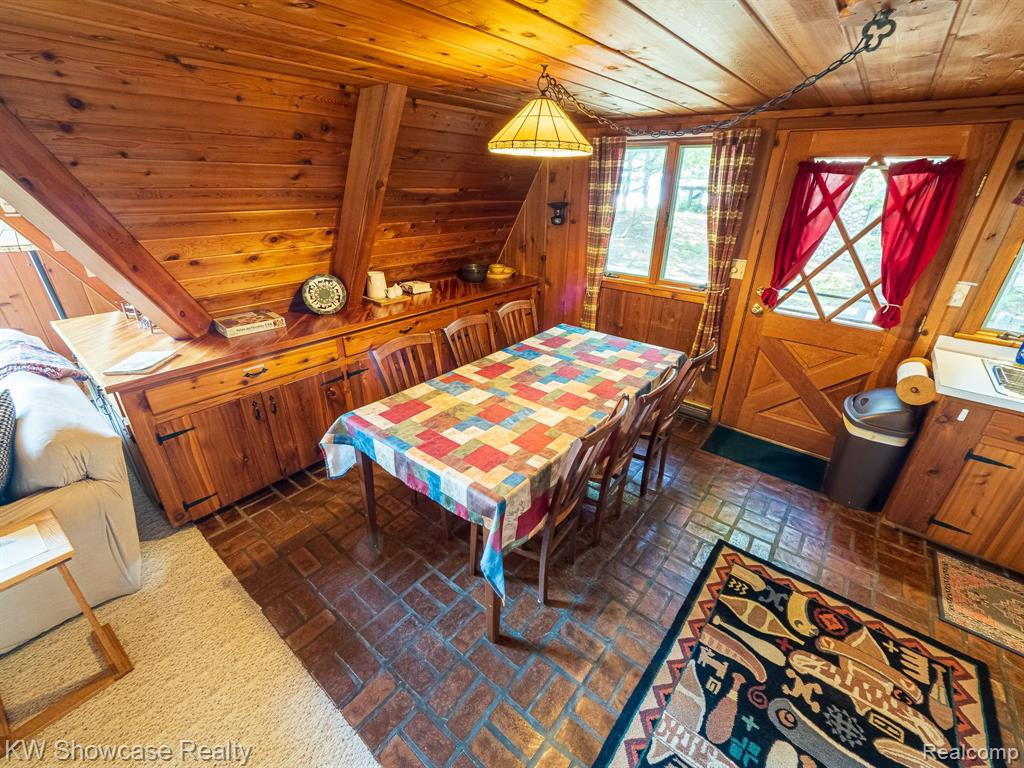 5146 LOWER SHORE Drive, Harbor Springs, MI 49740 — Photo 61