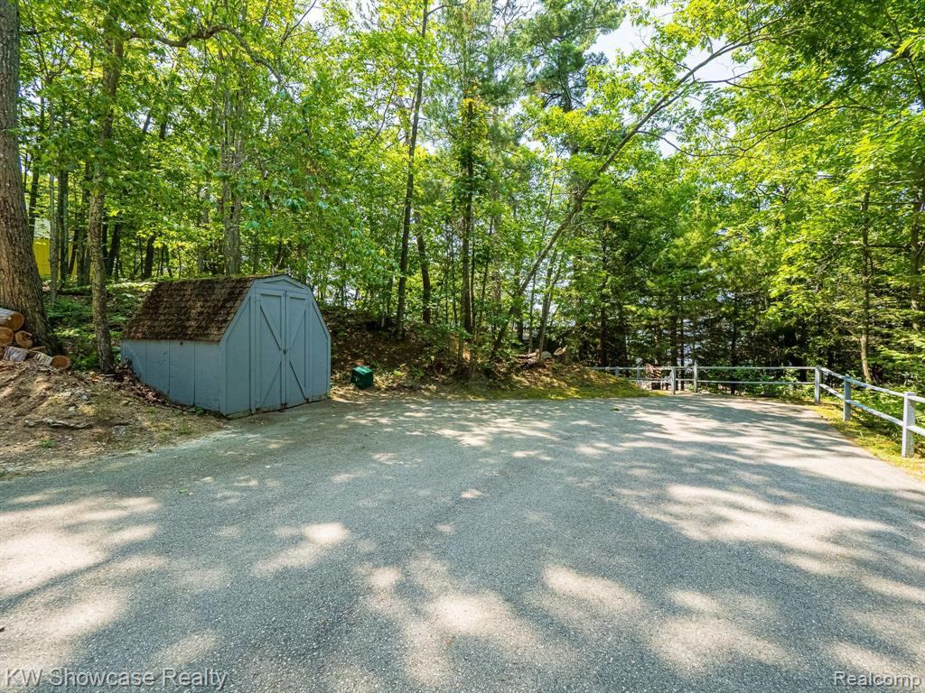 5146 LOWER SHORE Drive, Harbor Springs, MI 49740 — Photo 66