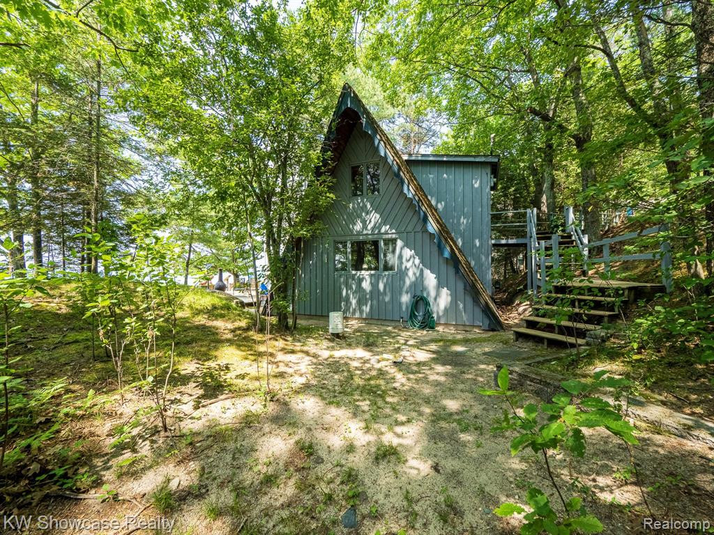 5146 LOWER SHORE Drive, Harbor Springs, MI 49740 — Photo 68