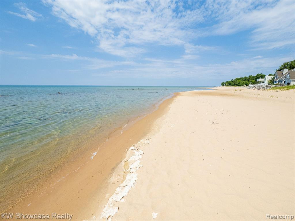 5146 LOWER SHORE Drive, Harbor Springs, MI 49740 — Photo 80