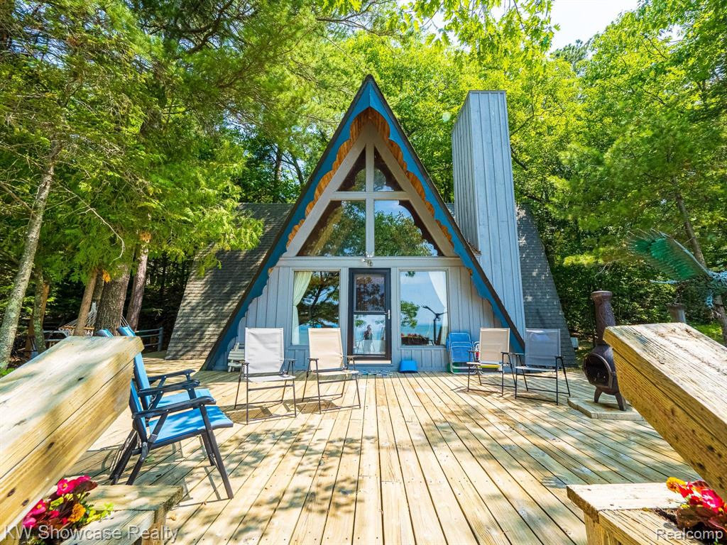 5146 LOWER SHORE Drive, Harbor Springs, MI 49740 — Photo 85