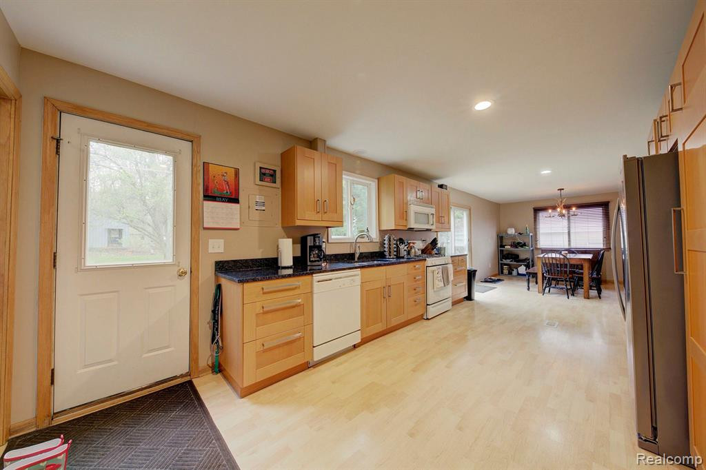 8309 N TERRITORIAL Road, Dexter, MI 48130 — Photo 5