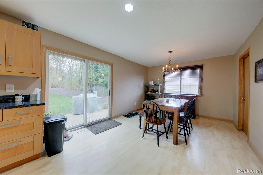 8309 N TERRITORIAL Road, Dexter, MI 48130 — Photo 8