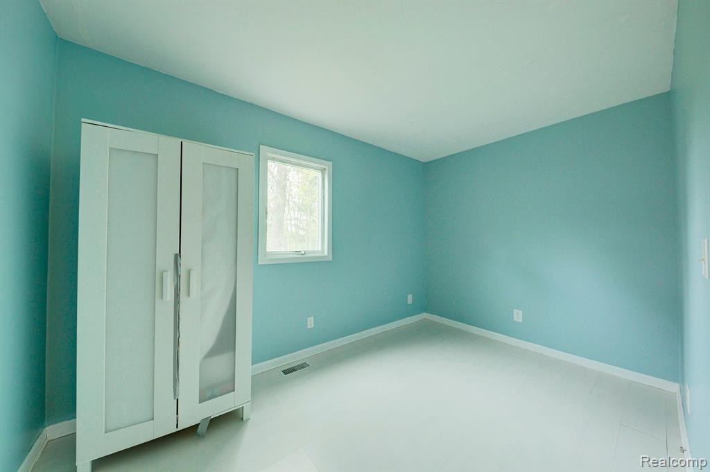 8309 N TERRITORIAL Road, Dexter, MI 48130 — Photo 12