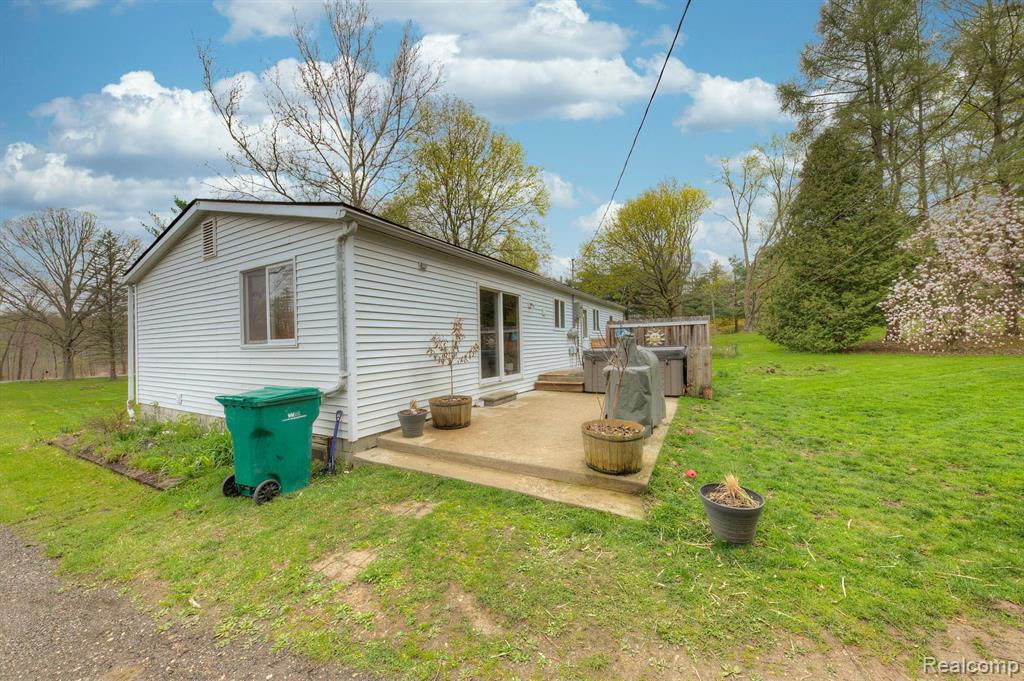 8309 N TERRITORIAL Road, Dexter, MI 48130 — Photo 15