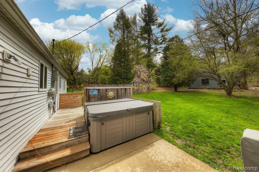 8309 N TERRITORIAL Road, Dexter, MI 48130 — Photo 17