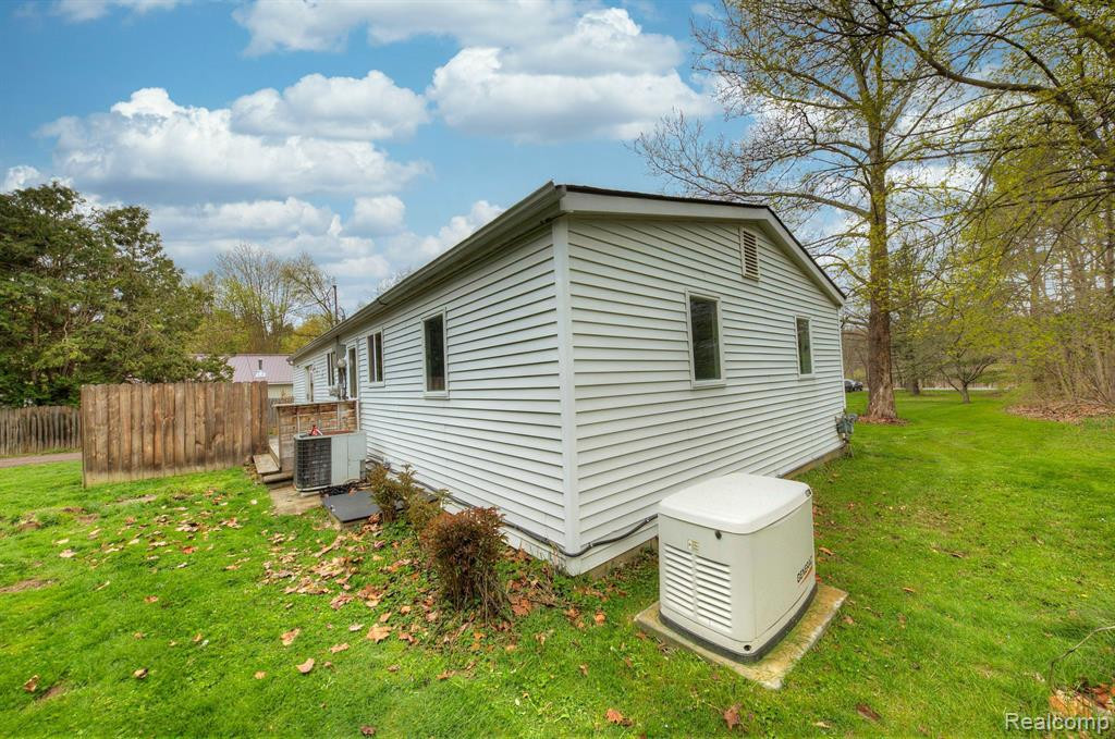 8309 N TERRITORIAL Road, Dexter, MI 48130 — Photo 18