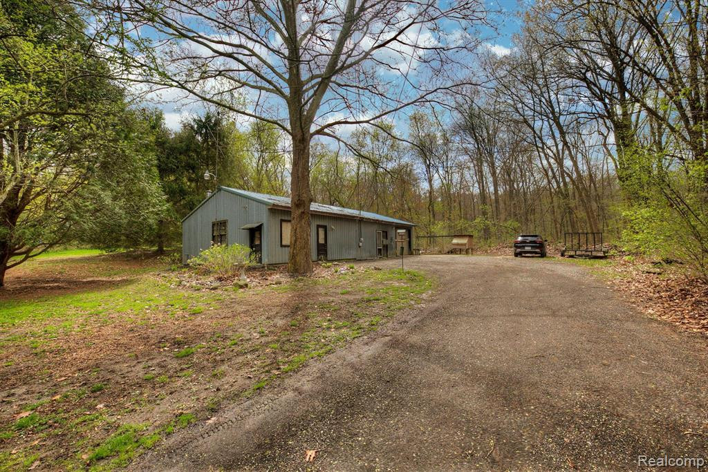 8309 N TERRITORIAL Road, Dexter, MI 48130 — Photo 19