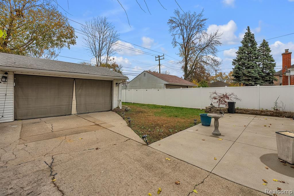 6044 N VERNON Street, Dearborn Heights, MI 48127 — Photo 4