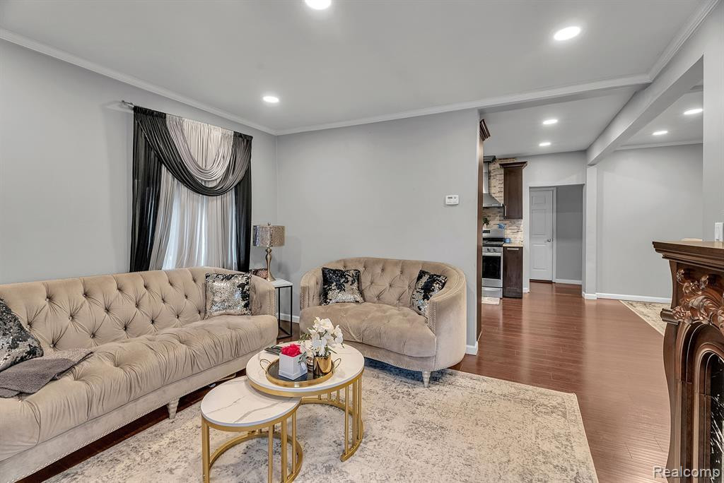6044 N VERNON Street, Dearborn Heights, MI 48127 — Photo 10