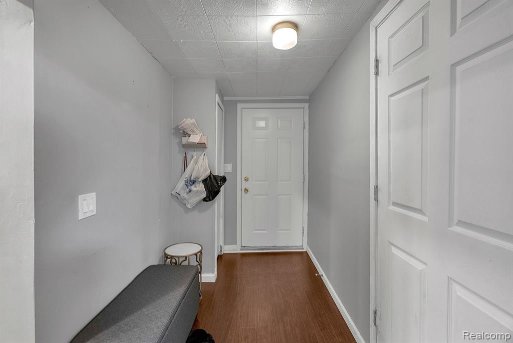 6044 N VERNON Street, Dearborn Heights, MI 48127 — Photo 15