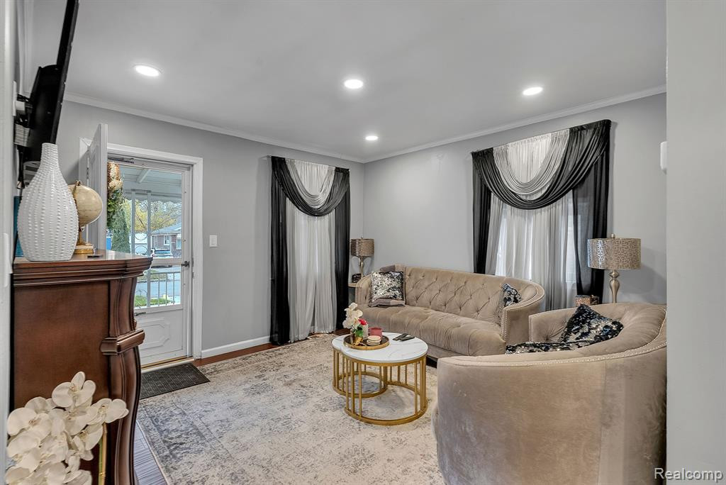 6044 N VERNON Street, Dearborn Heights, MI 48127 — Photo 19
