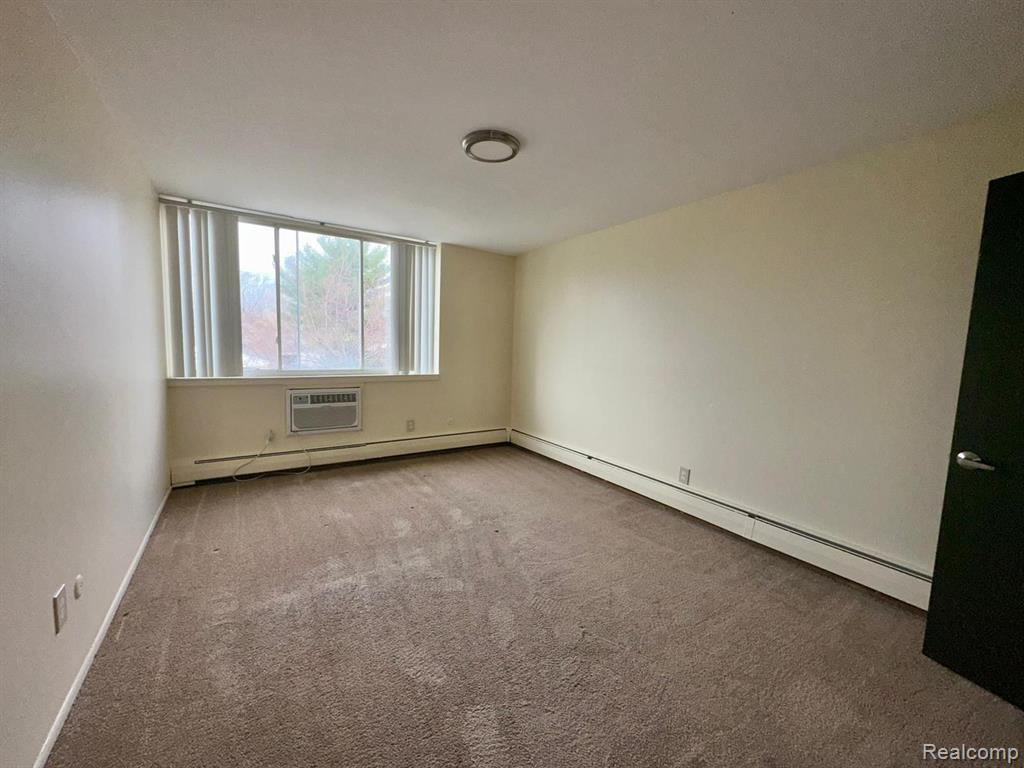 6015 SOUTHFIELD, Detroit, MI 48228 — Photo 12