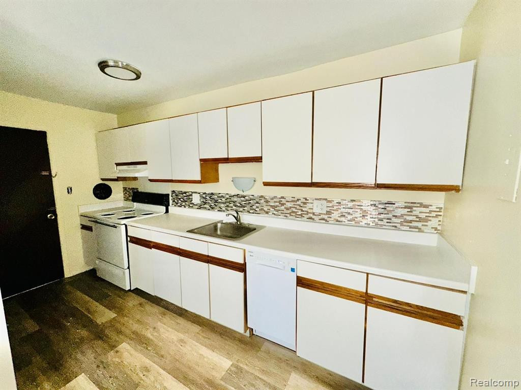 6015 SOUTHFIELD, Detroit, MI 48228 — Photo 15