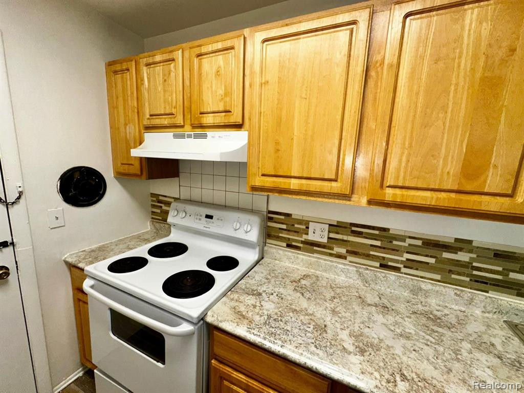 6015 SOUTHFIELD, Detroit, MI 48228 — Photo 26
