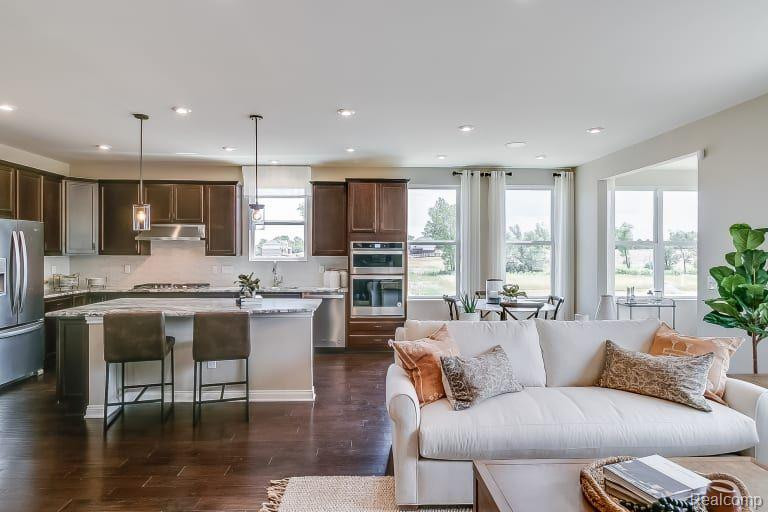 760 W SPANIEL Drive, Ann Arbor, MI 48108 — Photo 4
