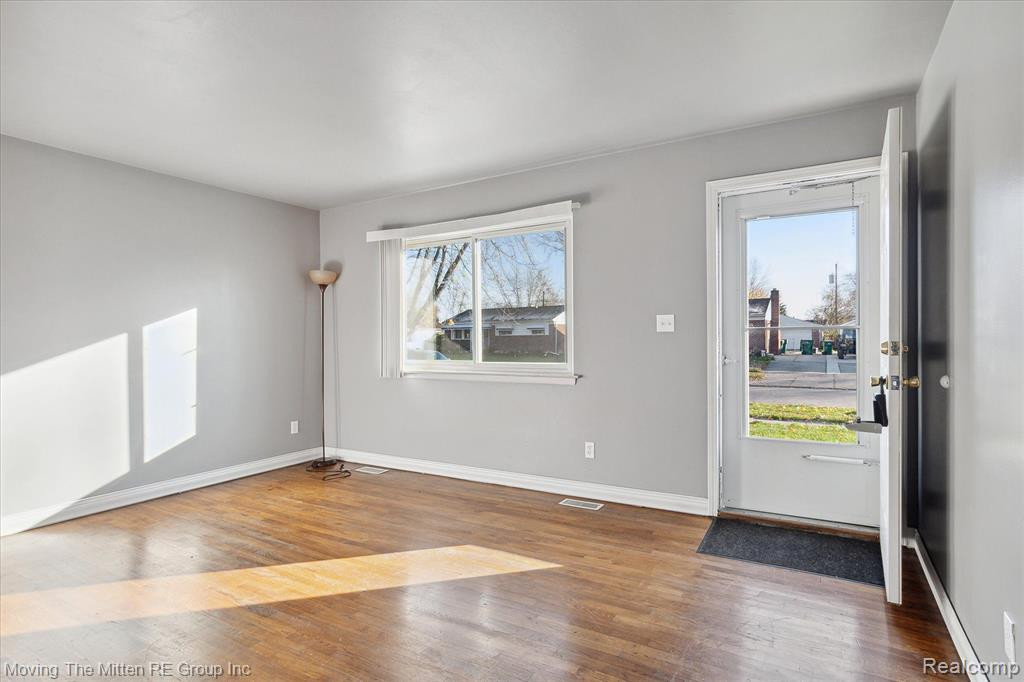 9648 WASHINGTON Street, Romulus, MI 48174 — Photo 4