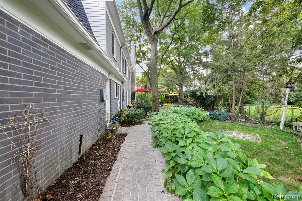 87 WEBBER, Grosse Pointe Shores, MI 48236 — Photo 6