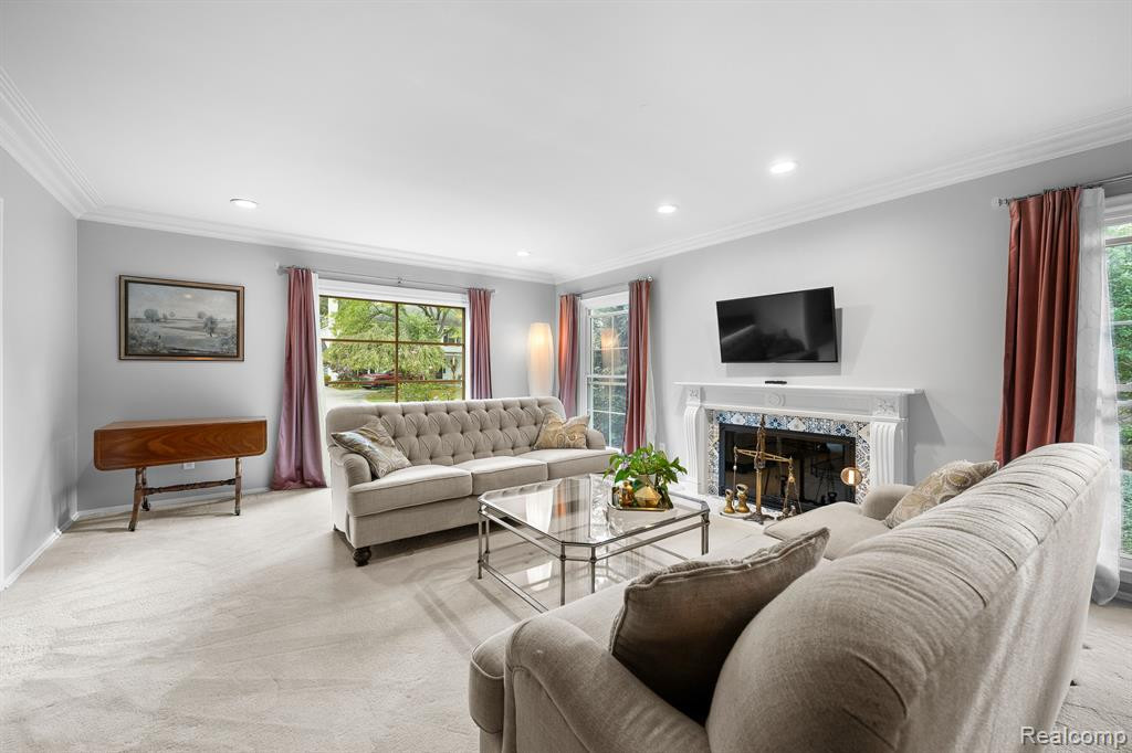 87 WEBBER, Grosse Pointe Shores, MI 48236 — Photo 21