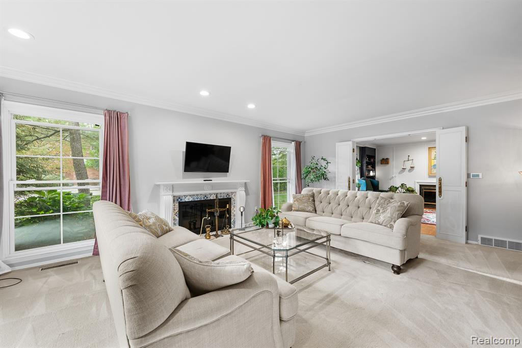 87 WEBBER, Grosse Pointe Shores, MI 48236 — Photo 22