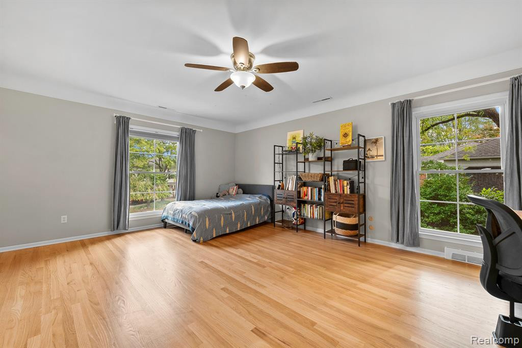 87 WEBBER, Grosse Pointe Shores, MI 48236 — Photo 34