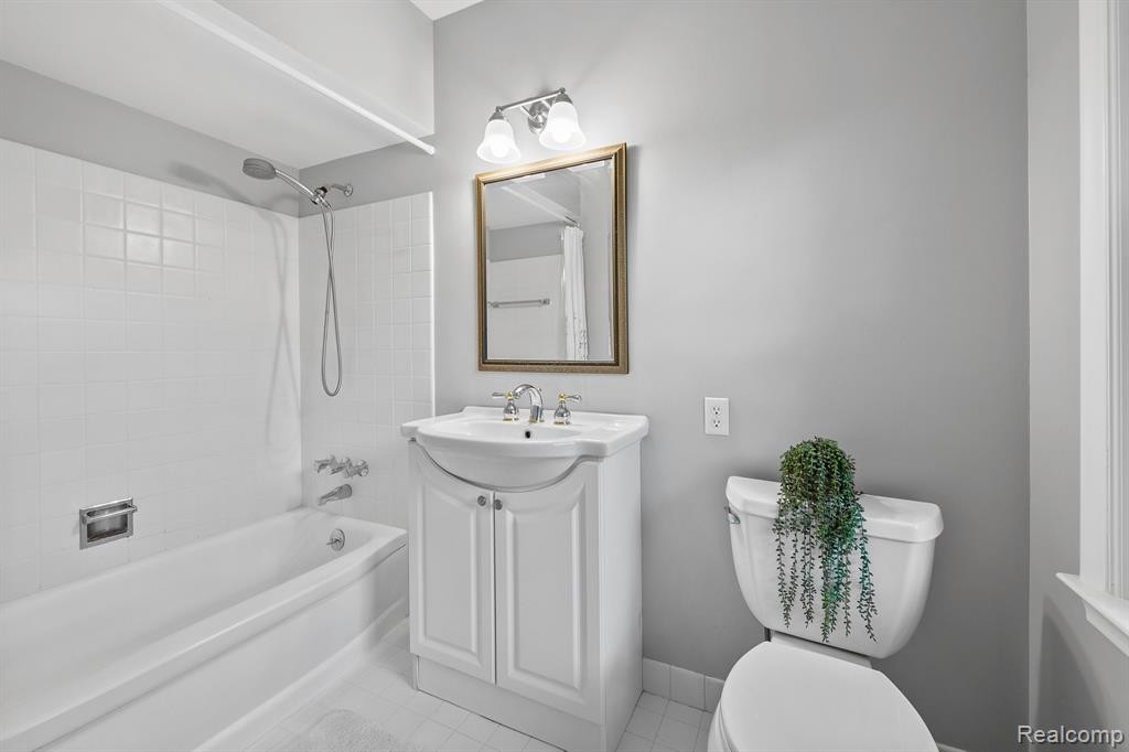 87 WEBBER, Grosse Pointe Shores, MI 48236 — Photo 40
