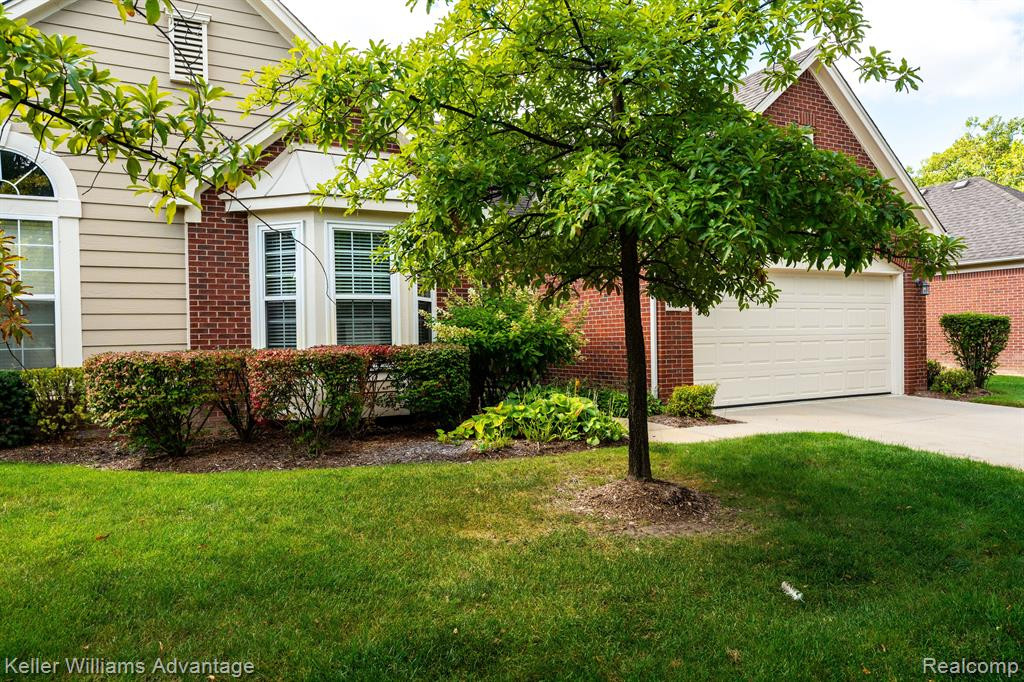 40638 Lenox Park Drive, Novi, MI 48377 — Photo 2