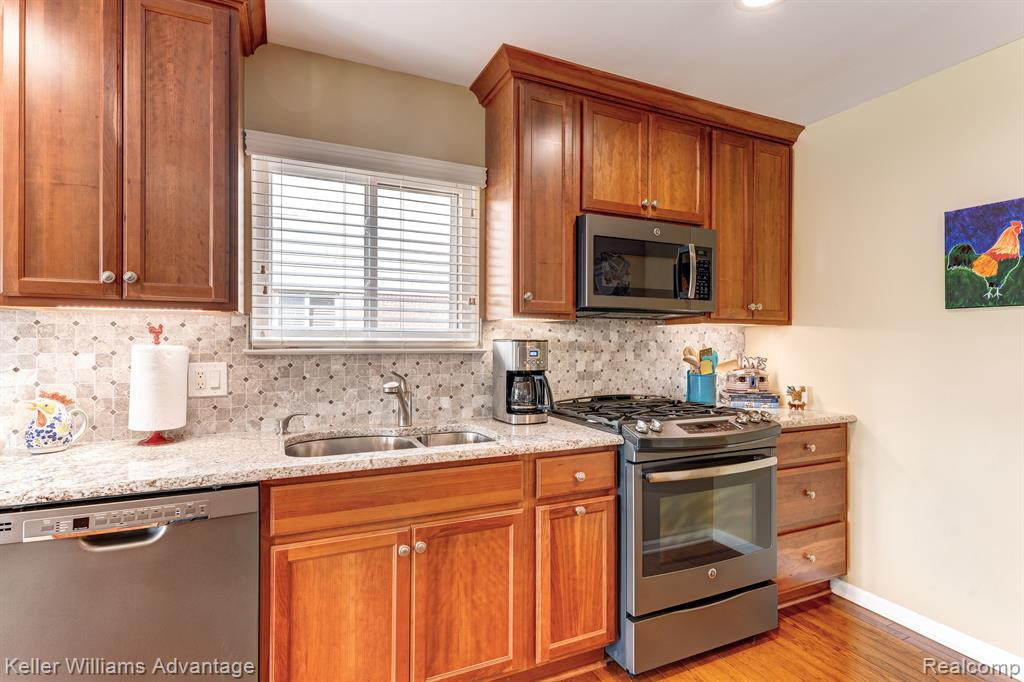 40638 Lenox Park Drive, Novi, MI 48377 — Photo 19