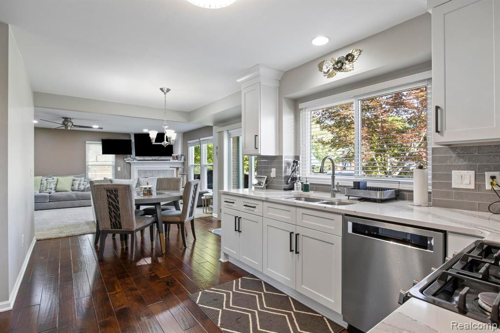 48990 Fifth Avenue, Canton, MI 48188 — Photo 9