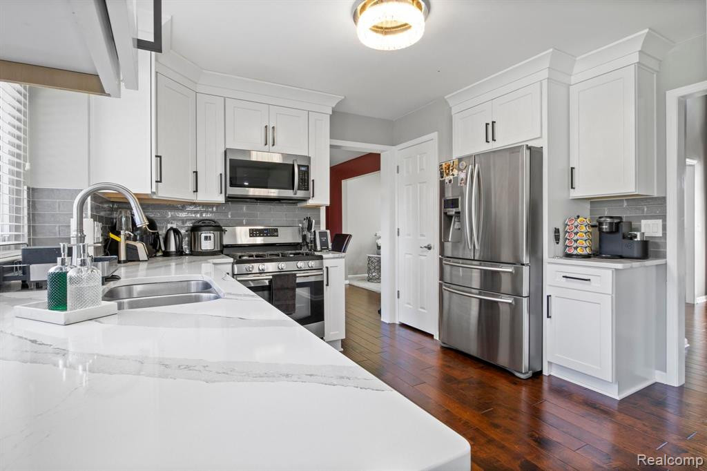 48990 Fifth Avenue, Canton, MI 48188 — Photo 11