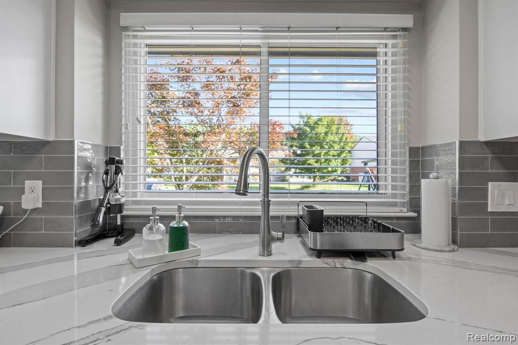 48990 Fifth Avenue, Canton, MI 48188 — Photo 12