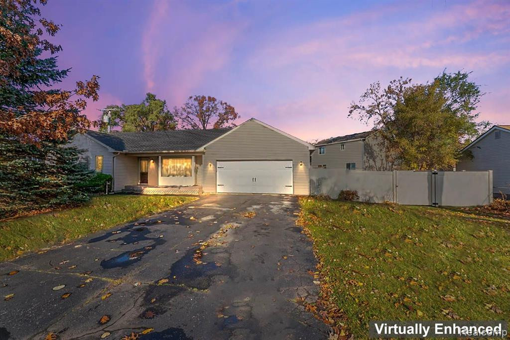 4014 LOTUS Drive, Waterford, MI 48329 — Photo 2