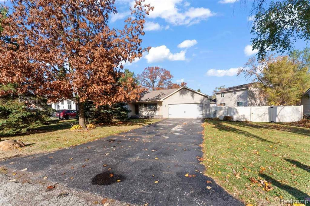 4014 LOTUS Drive, Waterford, MI 48329 — Photo 5