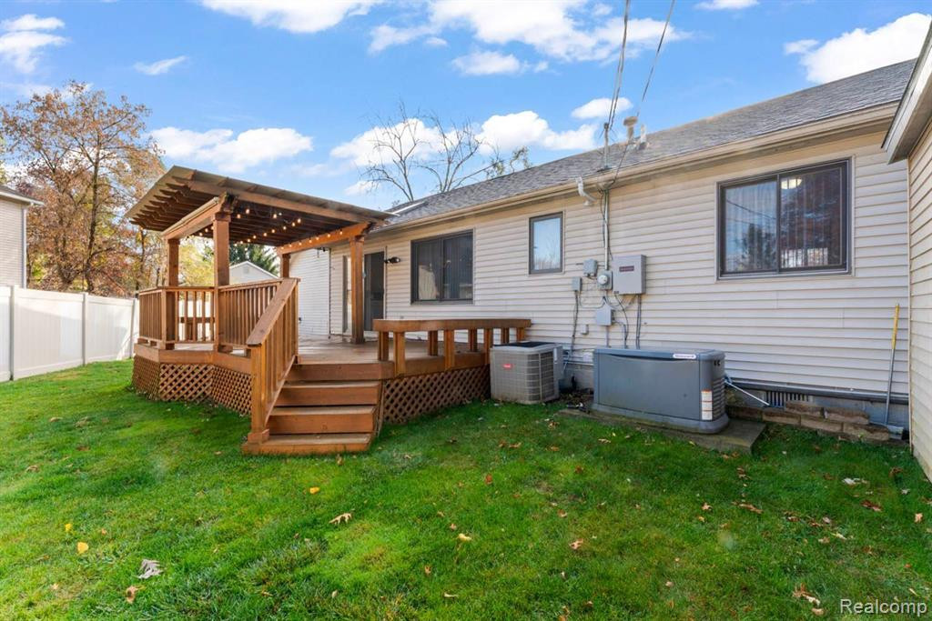 4014 LOTUS Drive, Waterford, MI 48329 — Photo 6