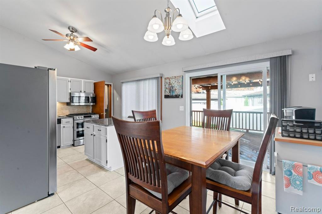 4014 LOTUS Drive, Waterford, MI 48329 — Photo 8
